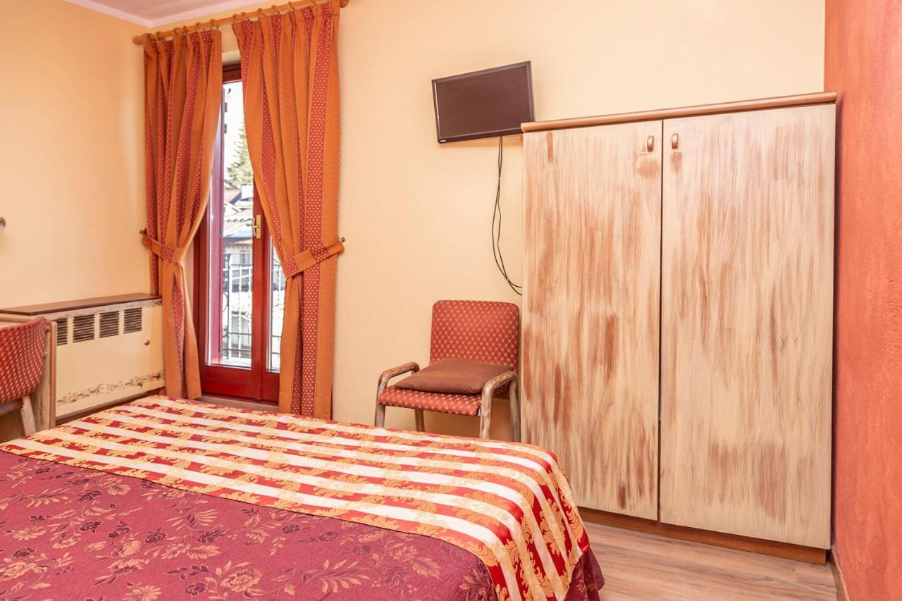 Hotel Chaberton Cesana Torinese Exterior foto