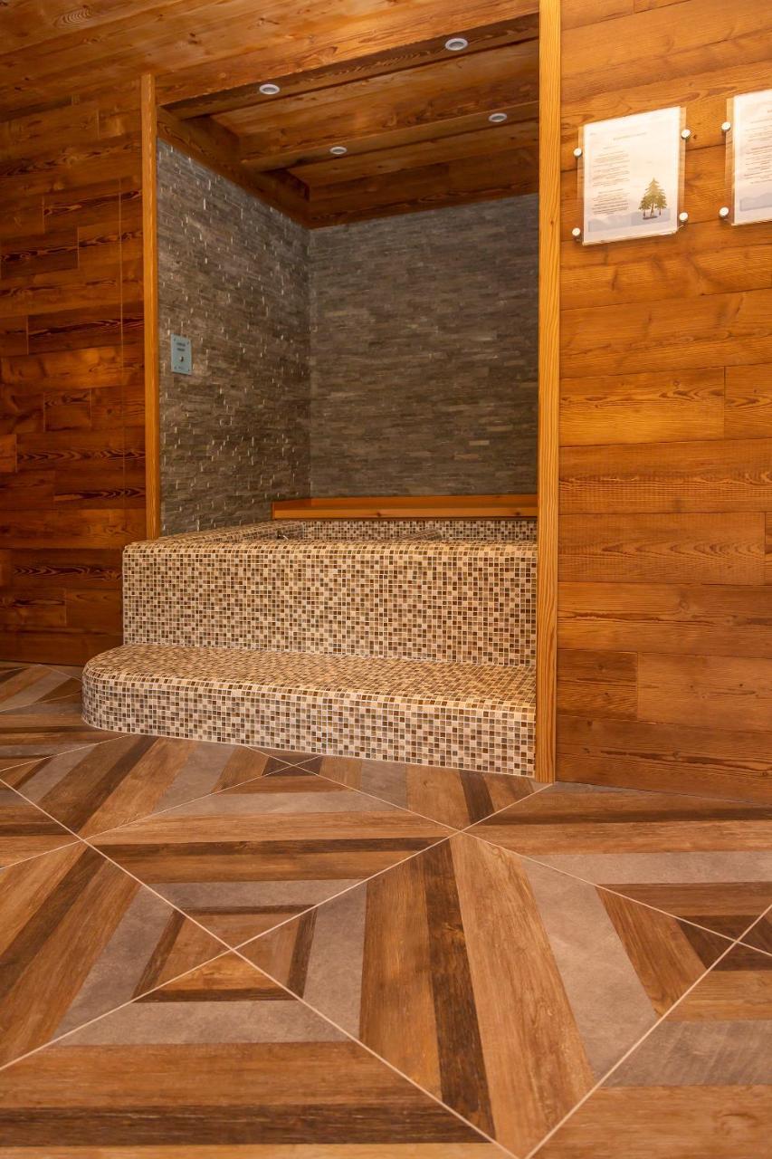 Hotel Chaberton Cesana Torinese Exterior foto