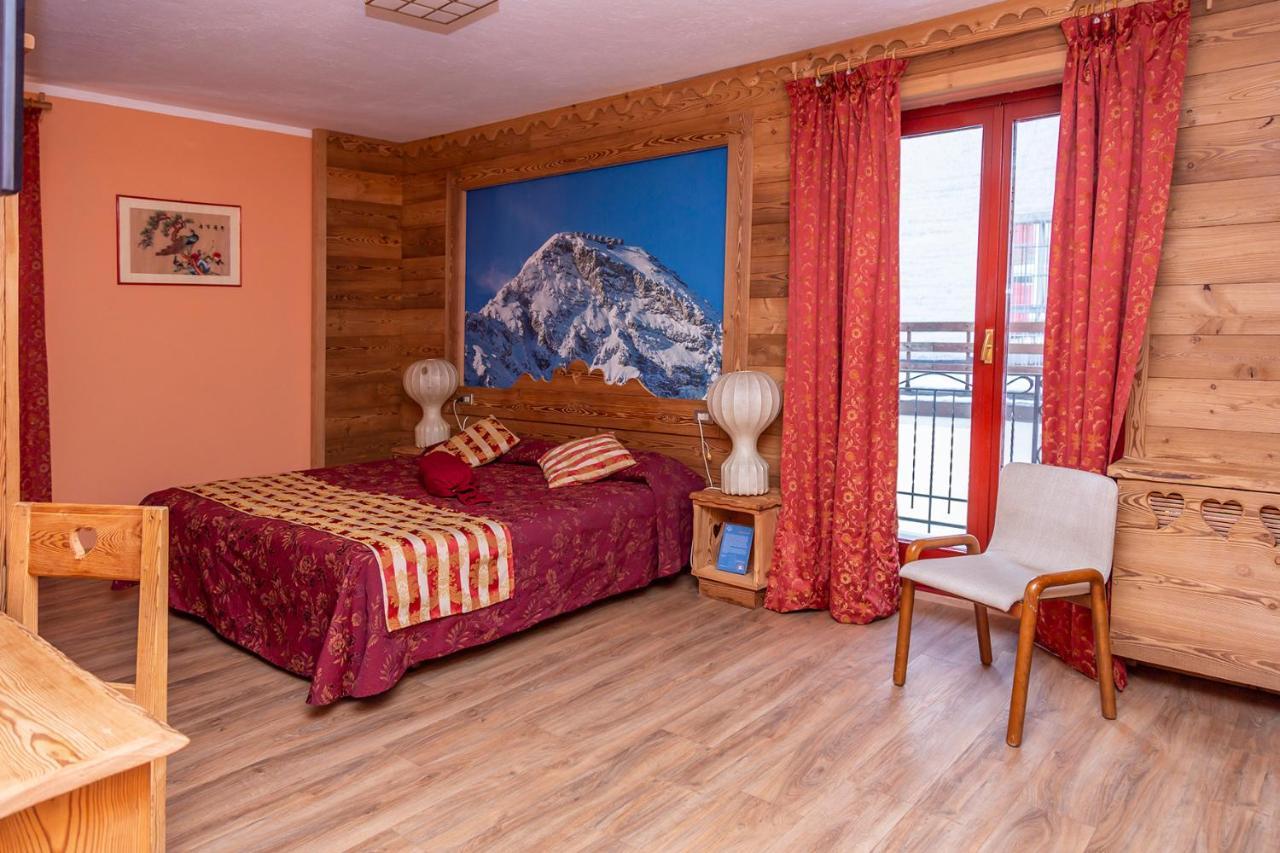 Hotel Chaberton Cesana Torinese Exterior foto